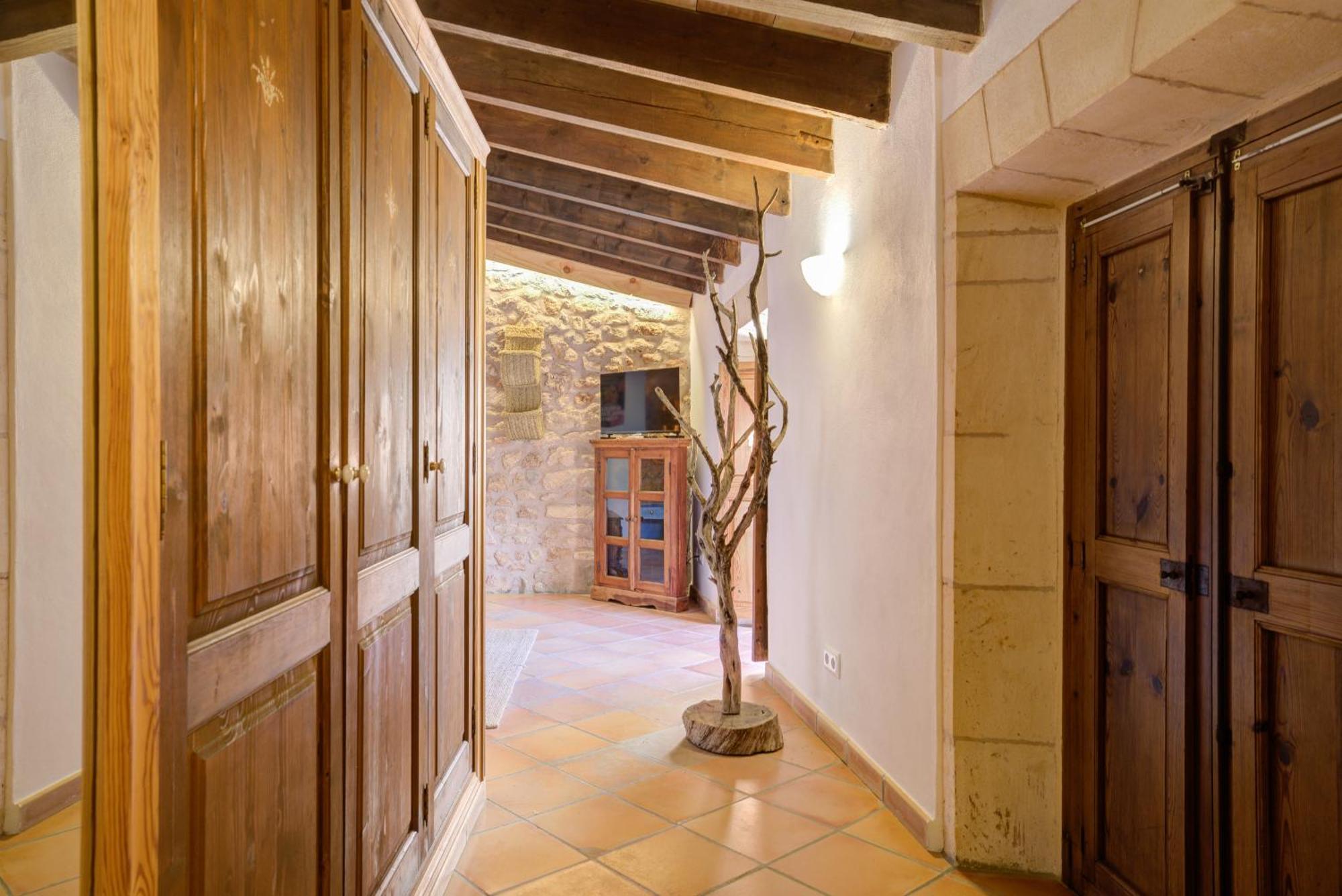 Pensionat Hotelet Oms Picasso By Rentallorca *